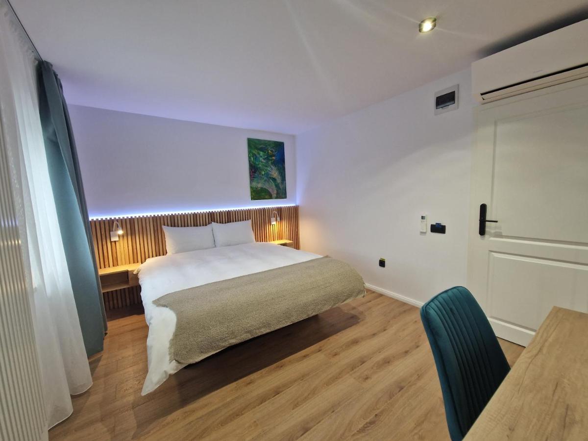 Ra House Hotel Braşov Buitenkant foto