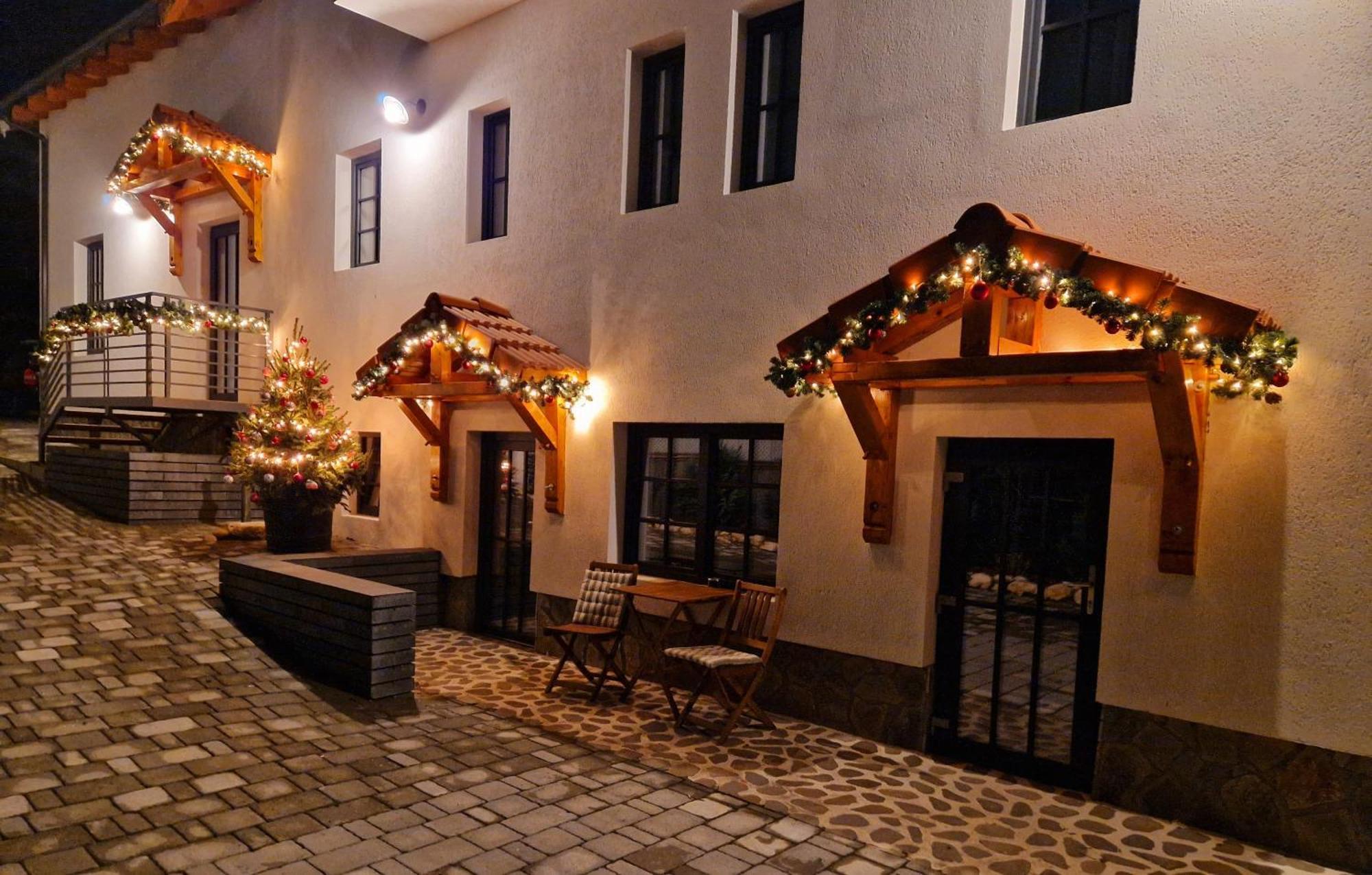 Ra House Hotel Braşov Buitenkant foto