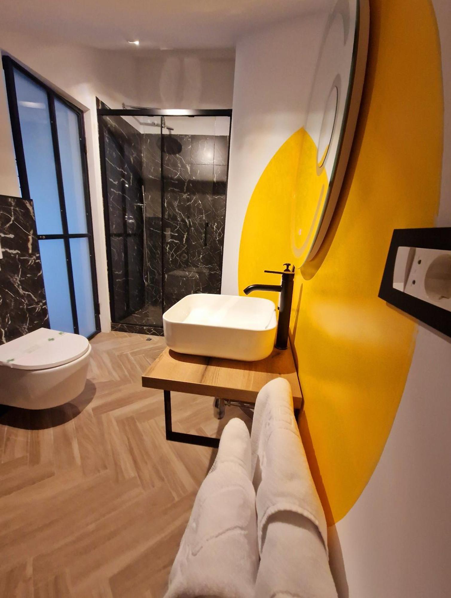 Ra House Hotel Braşov Buitenkant foto