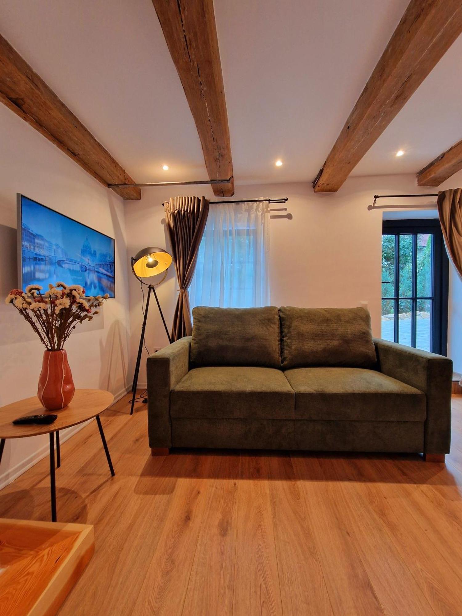 Ra House Hotel Braşov Buitenkant foto